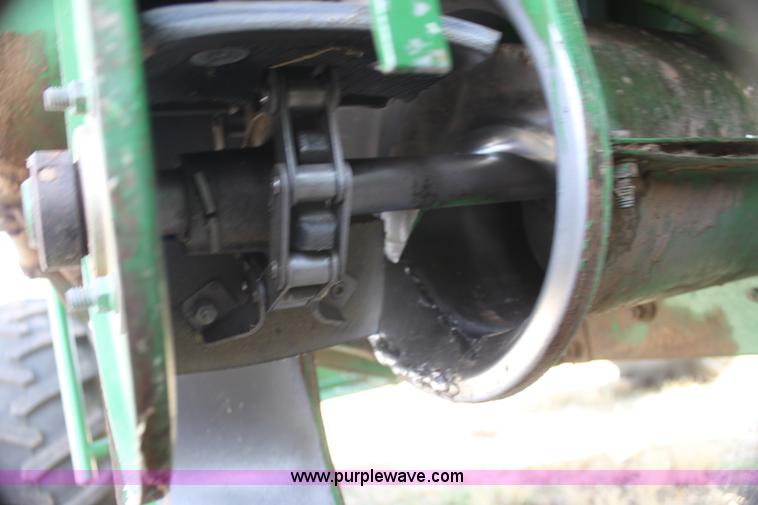 image for item H2200 1983 John Deere 7720 combine