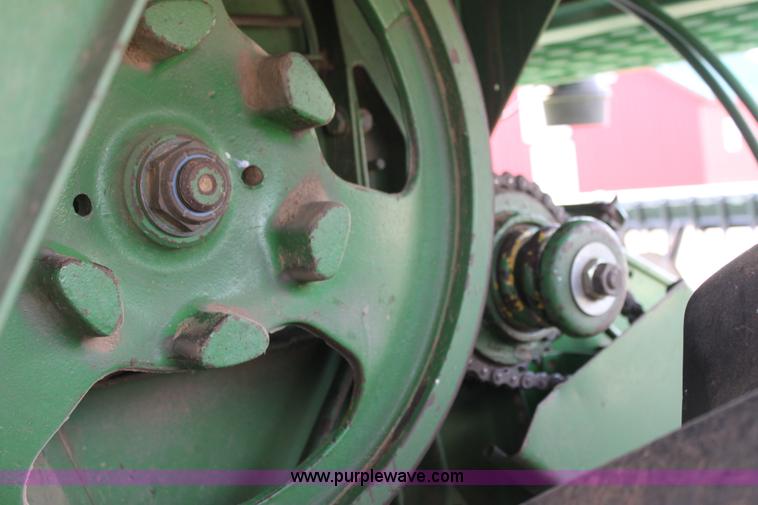 image for item H2200 1983 John Deere 7720 combine