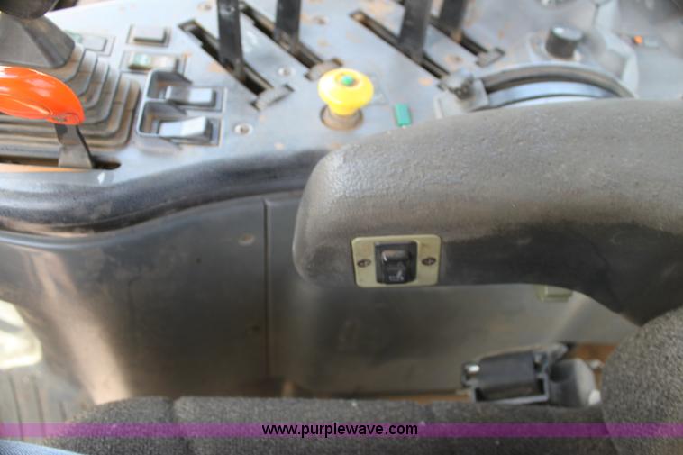 image for item H2202 1998 New Holland 8970 MFWD tractor