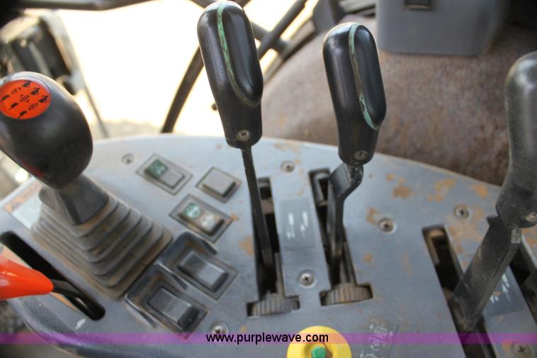 image for item H2202 1998 New Holland 8970 MFWD tractor