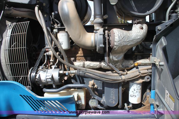 image for item H2202 1998 New Holland 8970 MFWD tractor