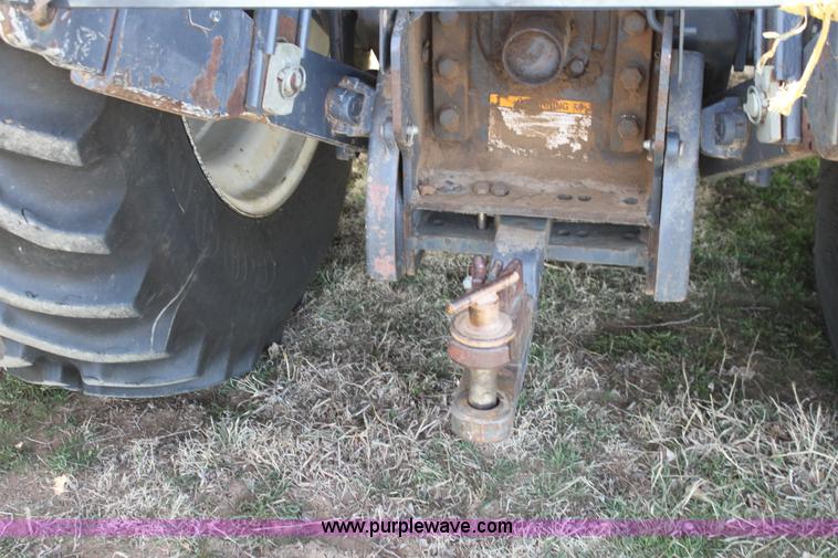 image for item H2202 1998 New Holland 8970 MFWD tractor