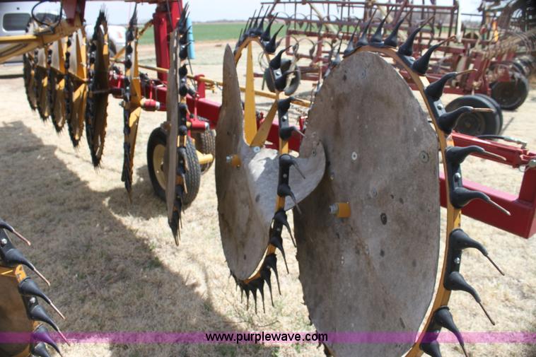 image for item H2206 1999 Darf 917 W-series nine wheel rake