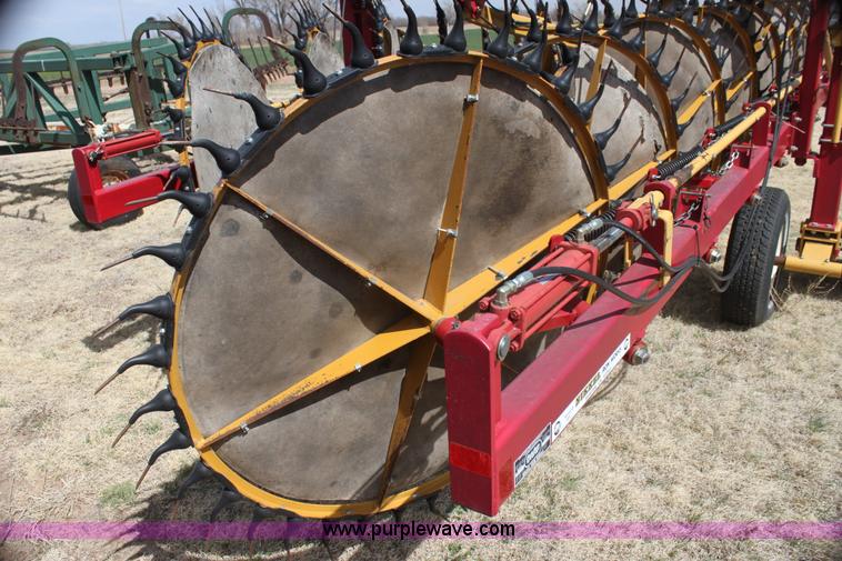 image for item H2206 1999 Darf 917 W-series nine wheel rake