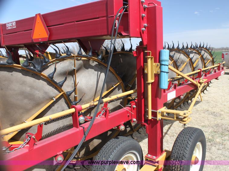 image for item H2206 1999 Darf 917 W-series nine wheel rake