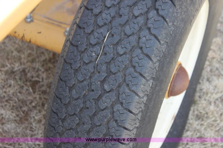 image for item H2206 1999 Darf 917 W-series nine wheel rake