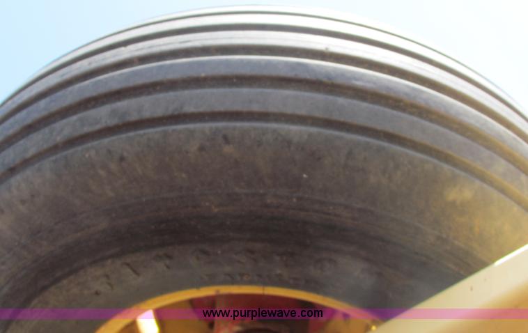 image for item H2210 2004 Krause 4990 28' folding disk