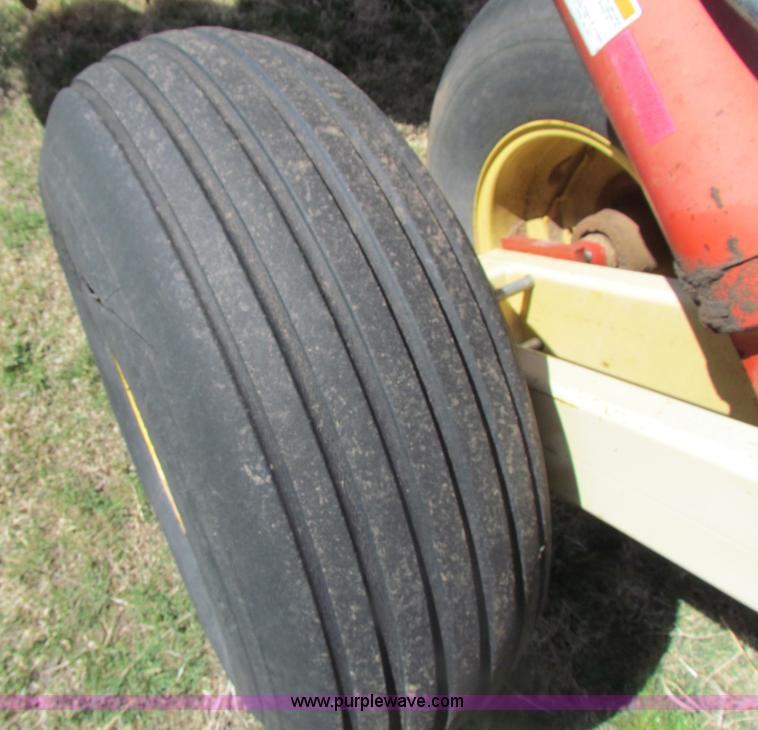 image for item H2210 2004 Krause 4990 28' folding disk