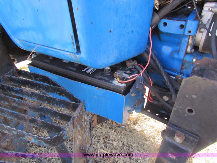 image for item H2216 1991 Ford 7710 tractor