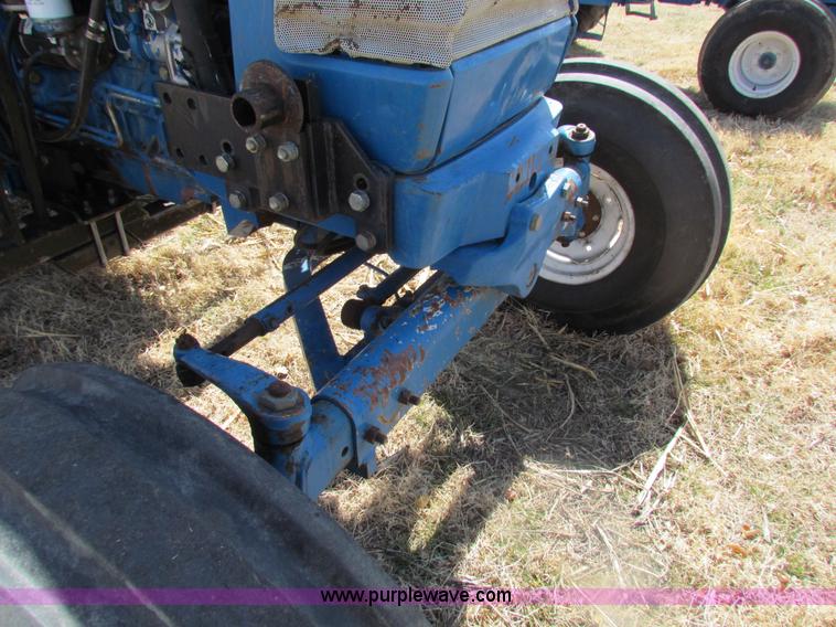 image for item H2216 1991 Ford 7710 tractor