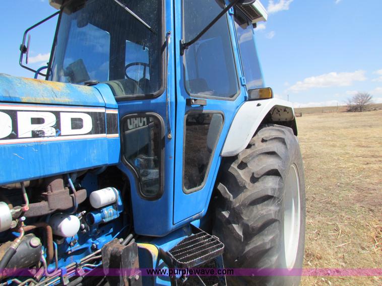 image for item H2216 1991 Ford 7710 tractor