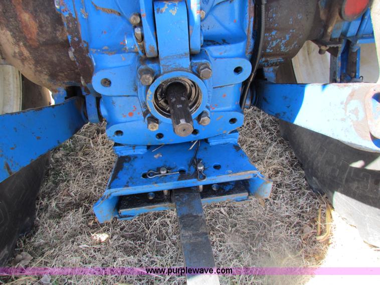 image for item H2216 1991 Ford 7710 tractor