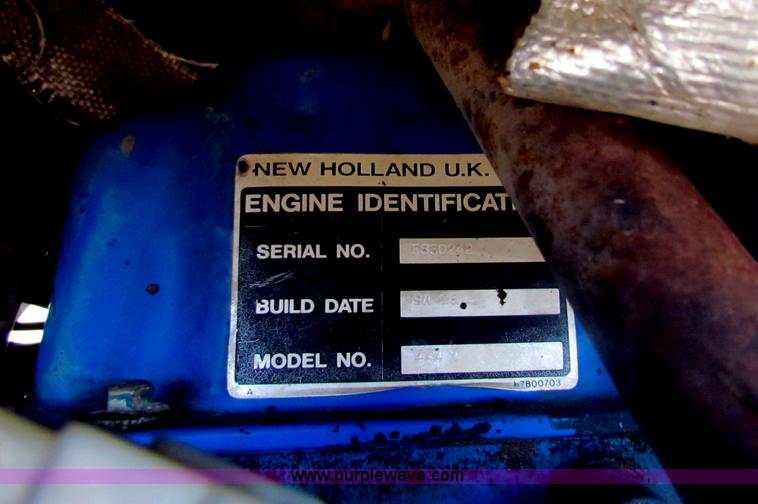 image for item H2216 1991 Ford 7710 tractor