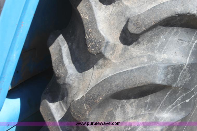 image for item H2216 1991 Ford 7710 tractor