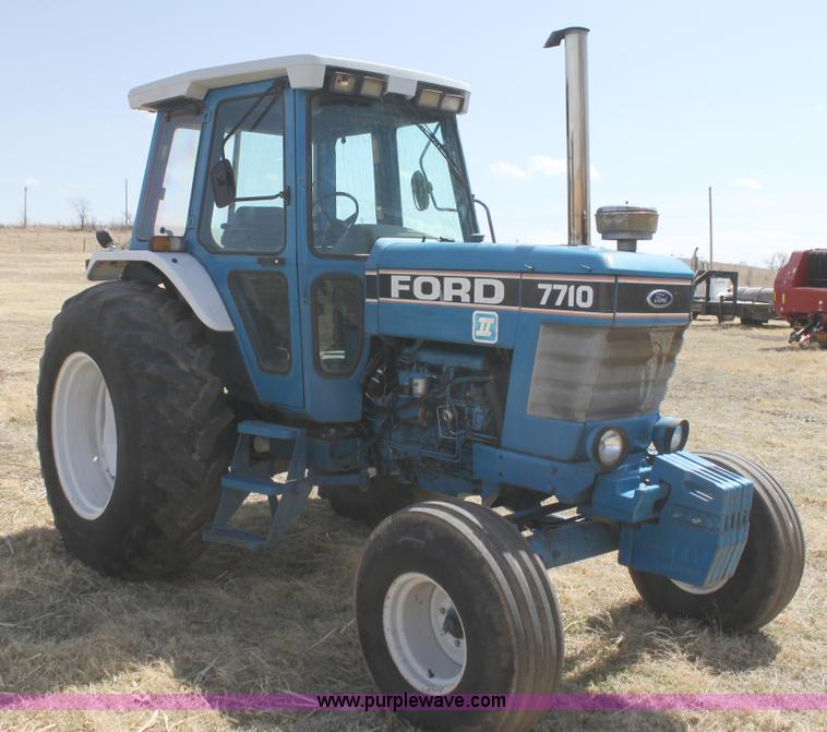 image for item H2217 1988 Ford 7710 tractor