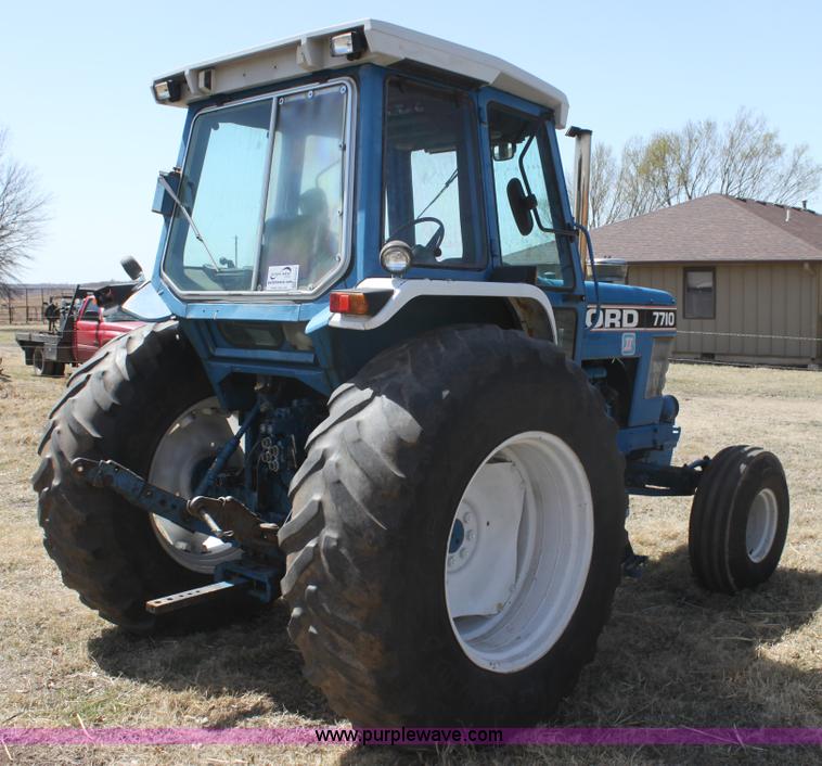 image for item H2217 1988 Ford 7710 tractor