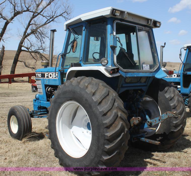 image for item H2217 1988 Ford 7710 tractor