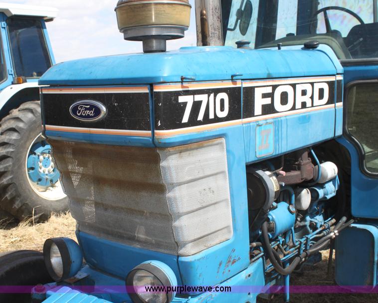 image for item H2217 1988 Ford 7710 tractor