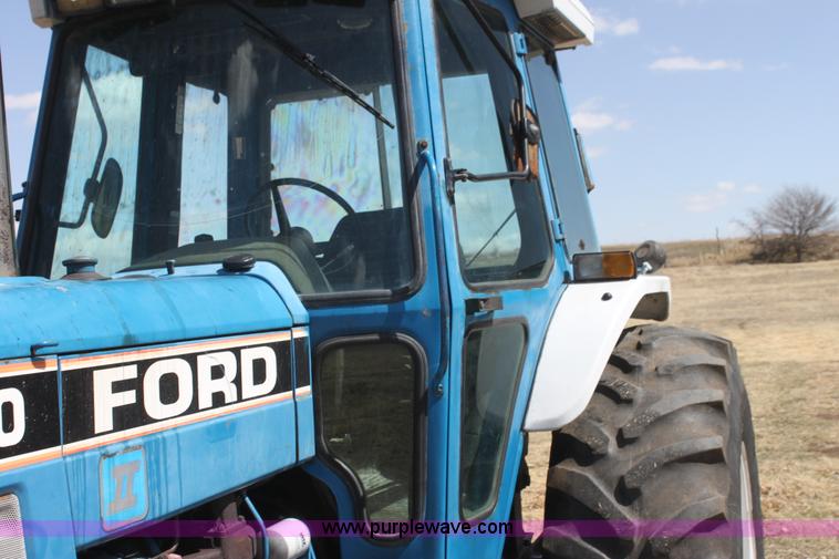 image for item H2217 1988 Ford 7710 tractor