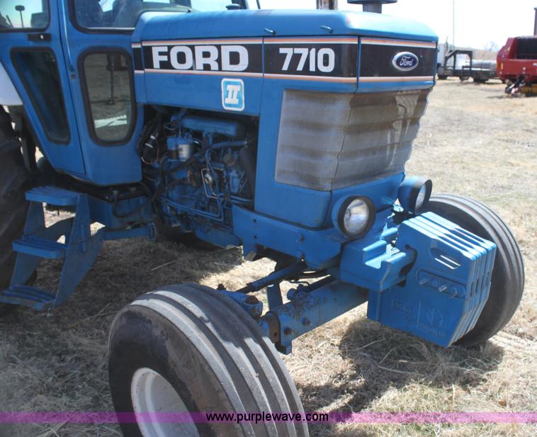 image for item H2217 1988 Ford 7710 tractor