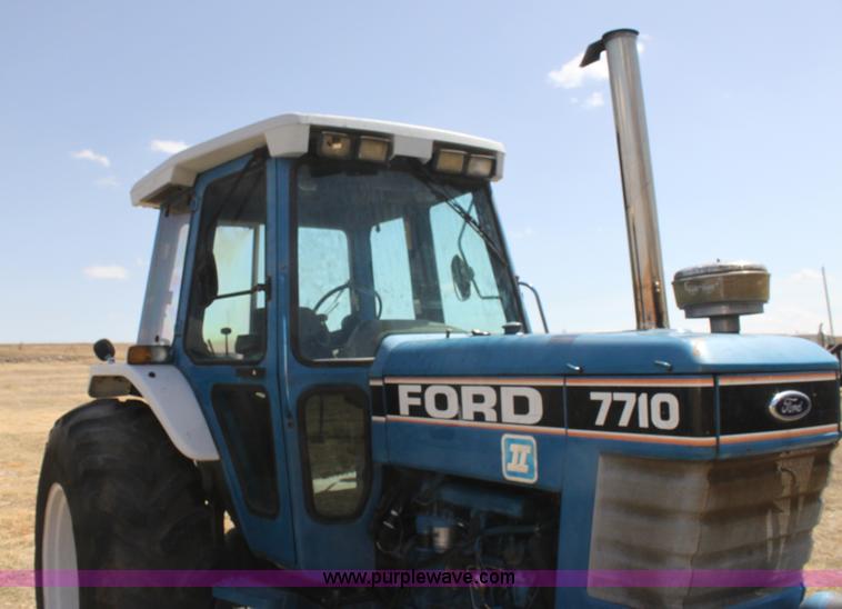 image for item H2217 1988 Ford 7710 tractor