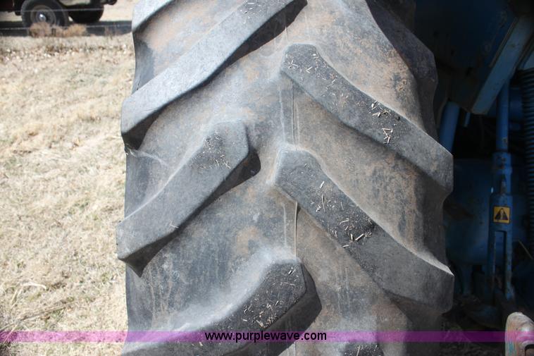 image for item H2217 1988 Ford 7710 tractor