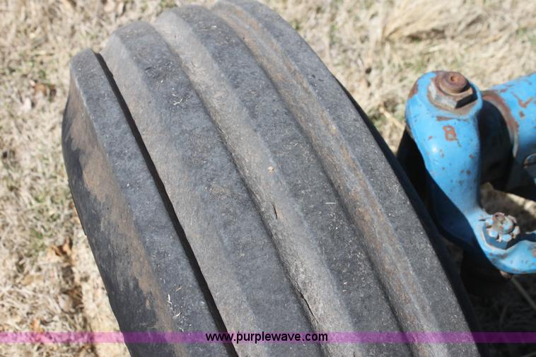 image for item H2217 1988 Ford 7710 tractor