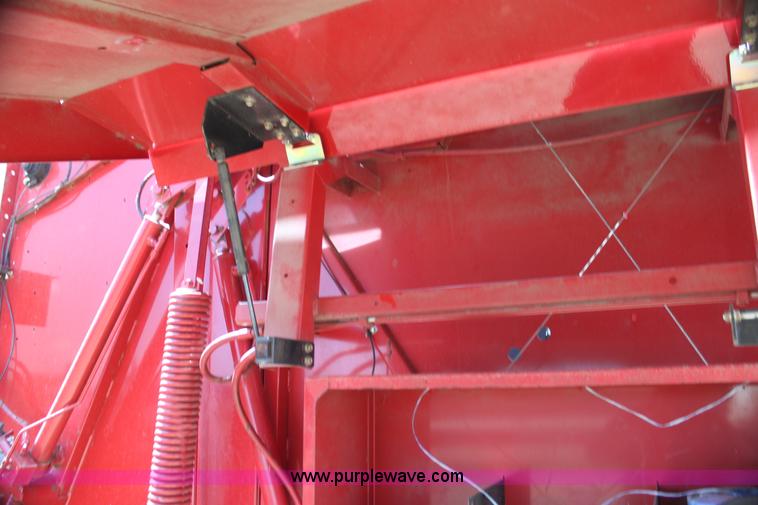 image for item H2218 2009 New Holland BR7090 round baler