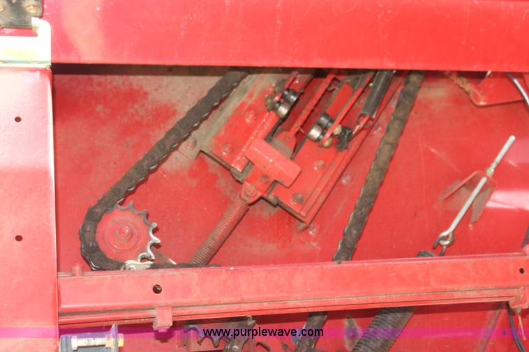 image for item H2218 2009 New Holland BR7090 round baler