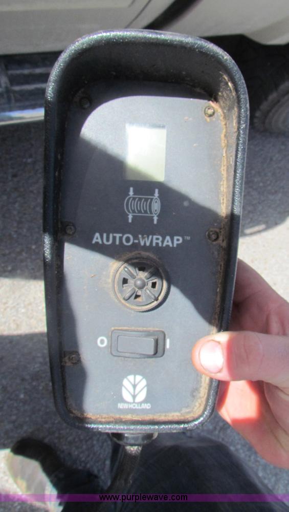 image for item H2218 2009 New Holland BR7090 round baler