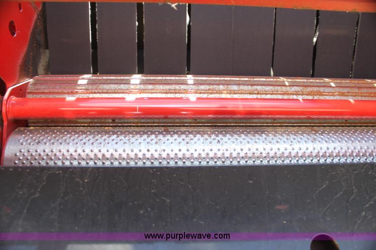 image for item H2218 2009 New Holland BR7090 round baler