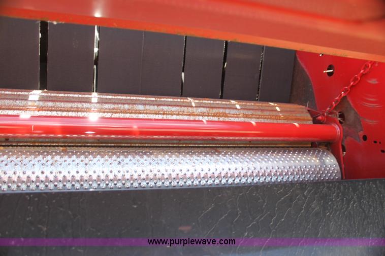 image for item H2218 2009 New Holland BR7090 round baler