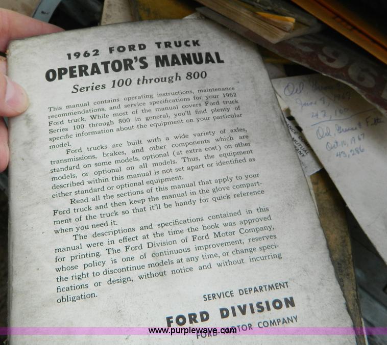 image for item H2494 1962 Ford F600 grain truck