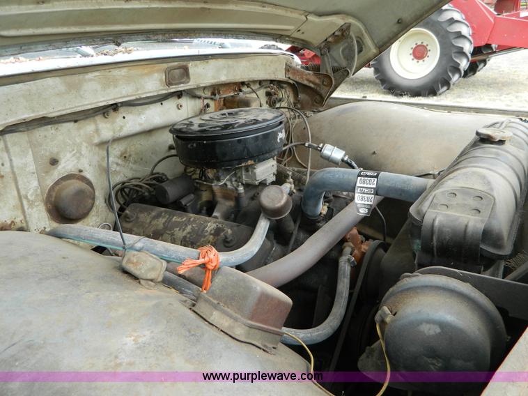 image for item H2494 1962 Ford F600 grain truck