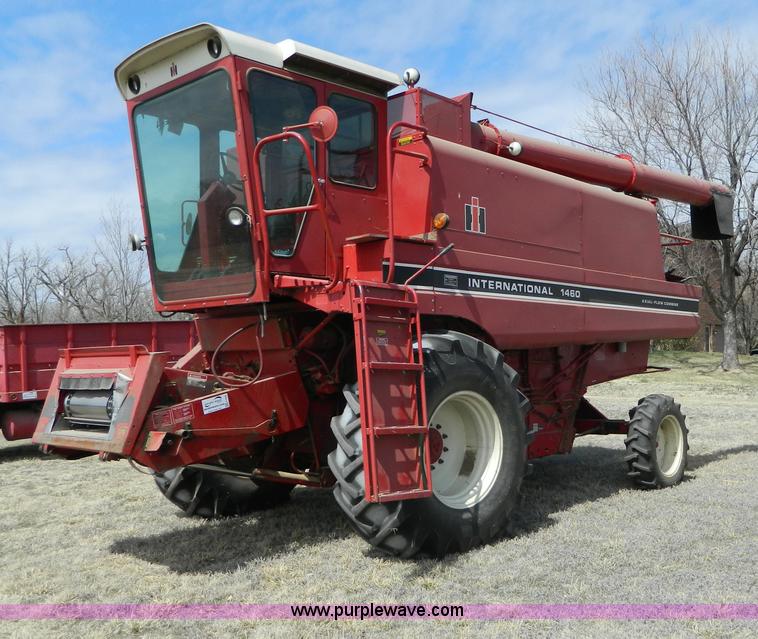image for item H2495 1981 International 1460 Axial-Flow combine