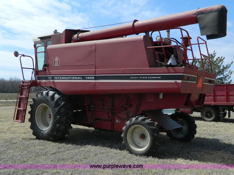 image for item H2495 1981 International 1460 Axial-Flow combine