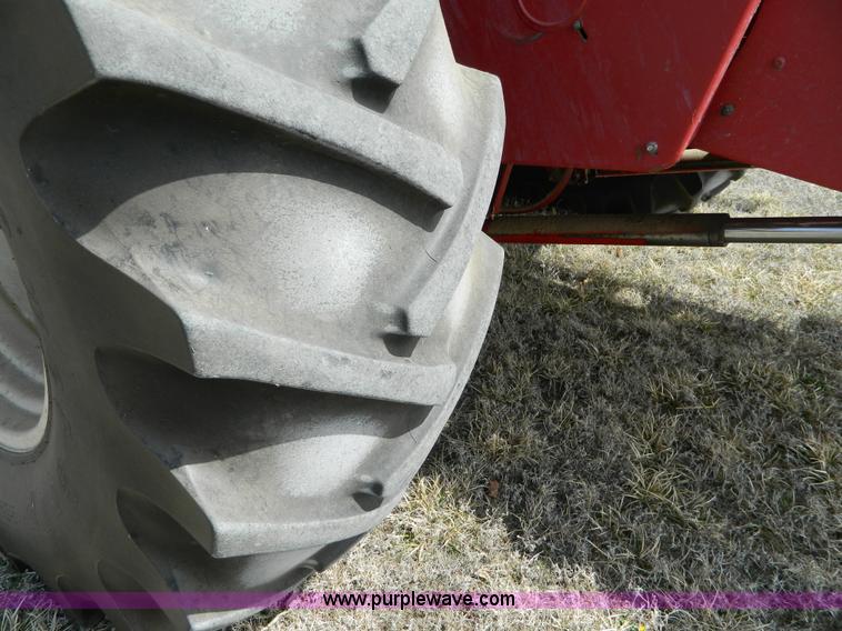 image for item H2495 1981 International 1460 Axial-Flow combine