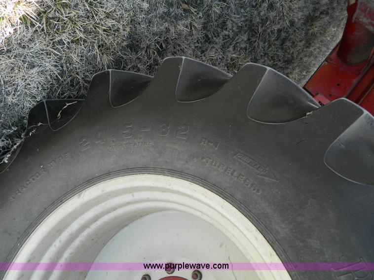 image for item H2495 1981 International 1460 Axial-Flow combine