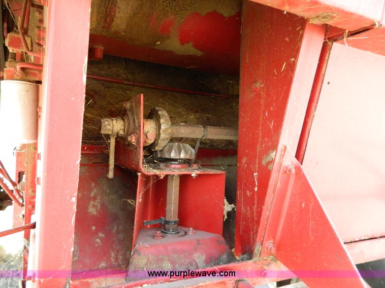 image for item H2495 1981 International 1460 Axial-Flow combine