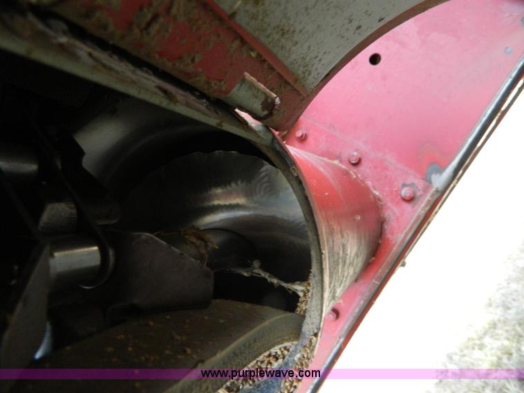 image for item H2495 1981 International 1460 Axial-Flow combine