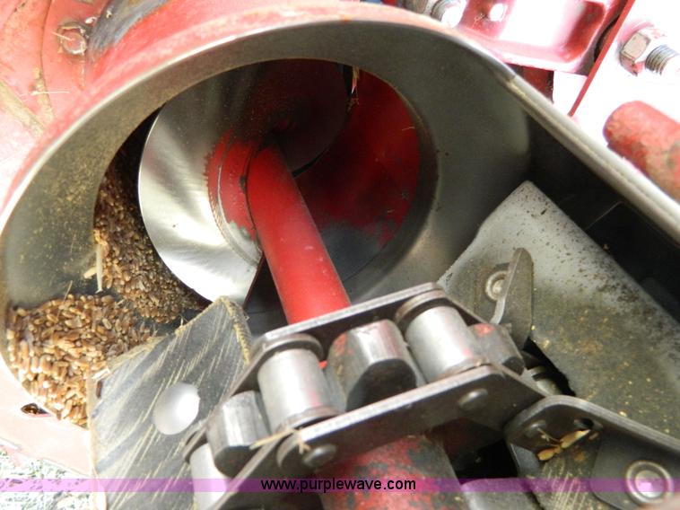 image for item H2495 1981 International 1460 Axial-Flow combine
