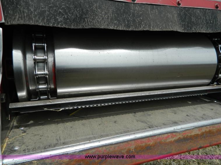 image for item H2495 1981 International 1460 Axial-Flow combine