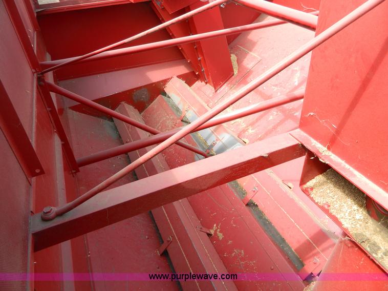 image for item H2495 1981 International 1460 Axial-Flow combine