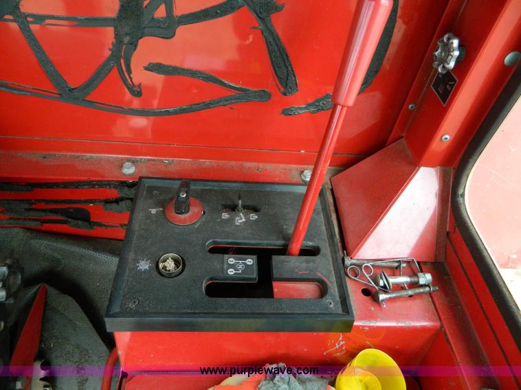 image for item H2495 1981 International 1460 Axial-Flow combine