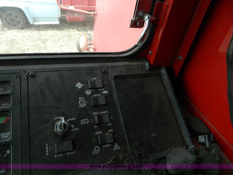 image for item H2495 1981 International 1460 Axial-Flow combine