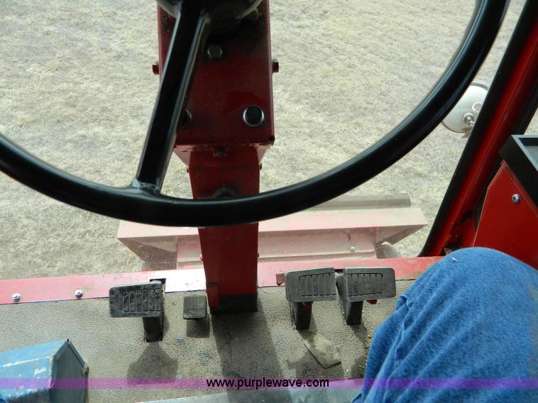 image for item H2495 1981 International 1460 Axial-Flow combine