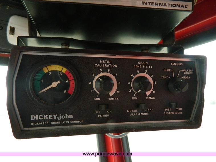 image for item H2495 1981 International 1460 Axial-Flow combine