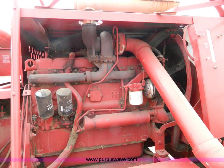 image for item H2495 1981 International 1460 Axial-Flow combine