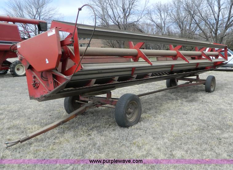 image for item H2495 1981 International 1460 Axial-Flow combine