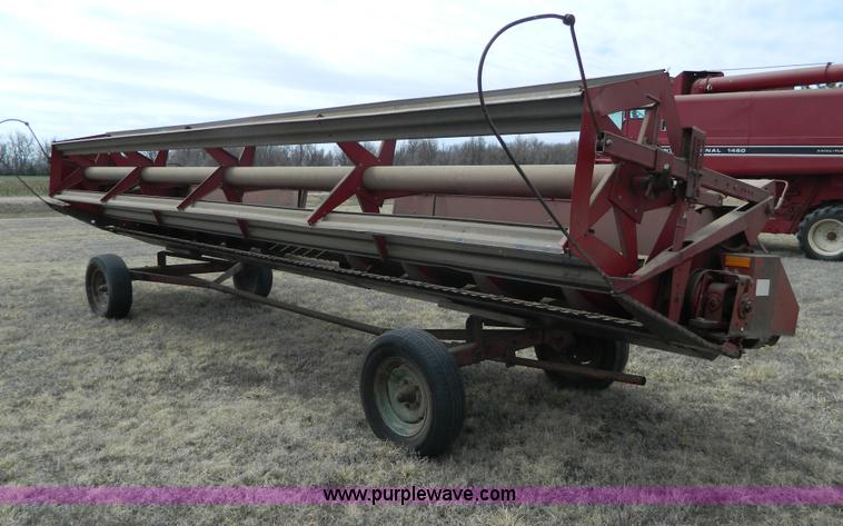 image for item H2495 1981 International 1460 Axial-Flow combine